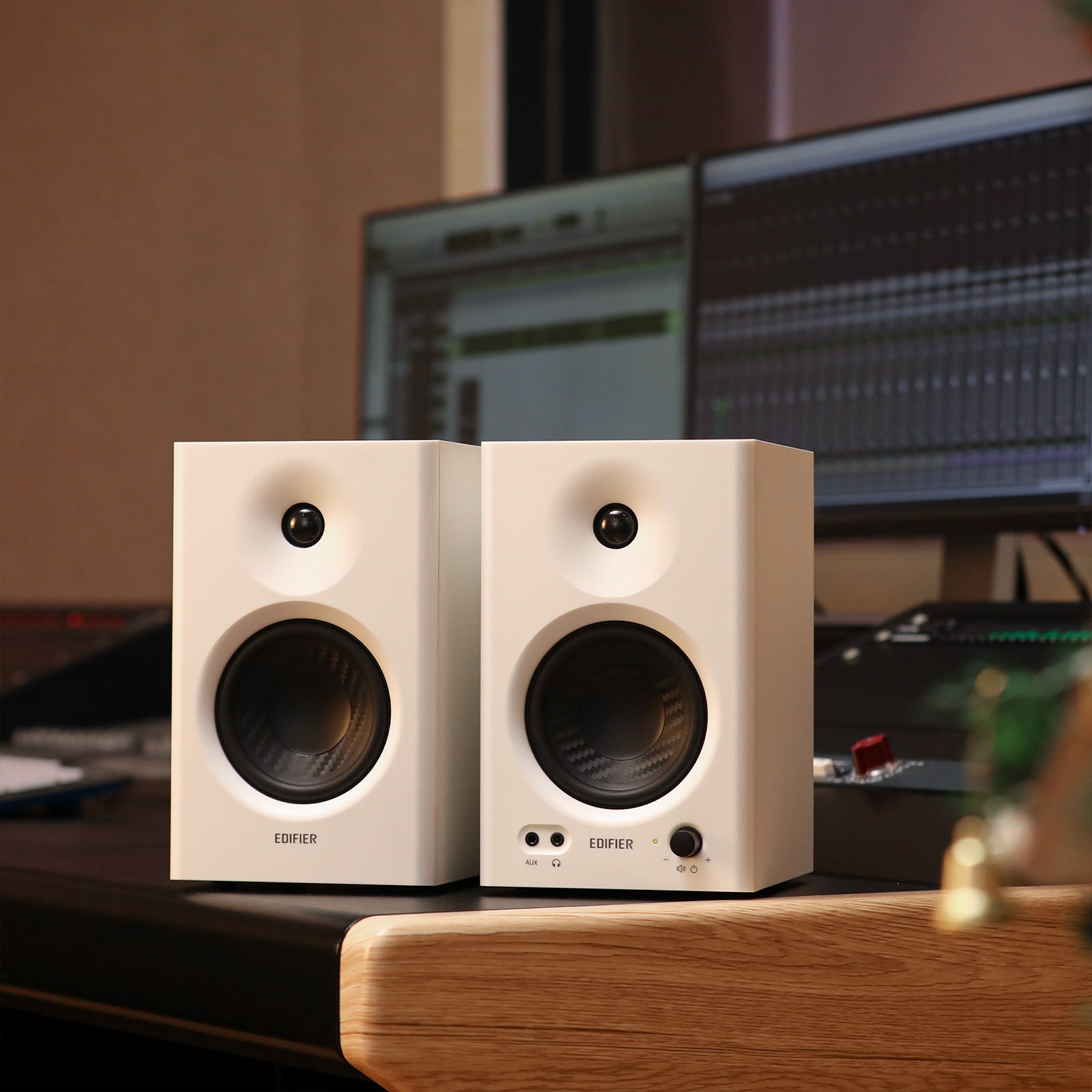 Enceintes de monitoring de studio amplifiées MR4