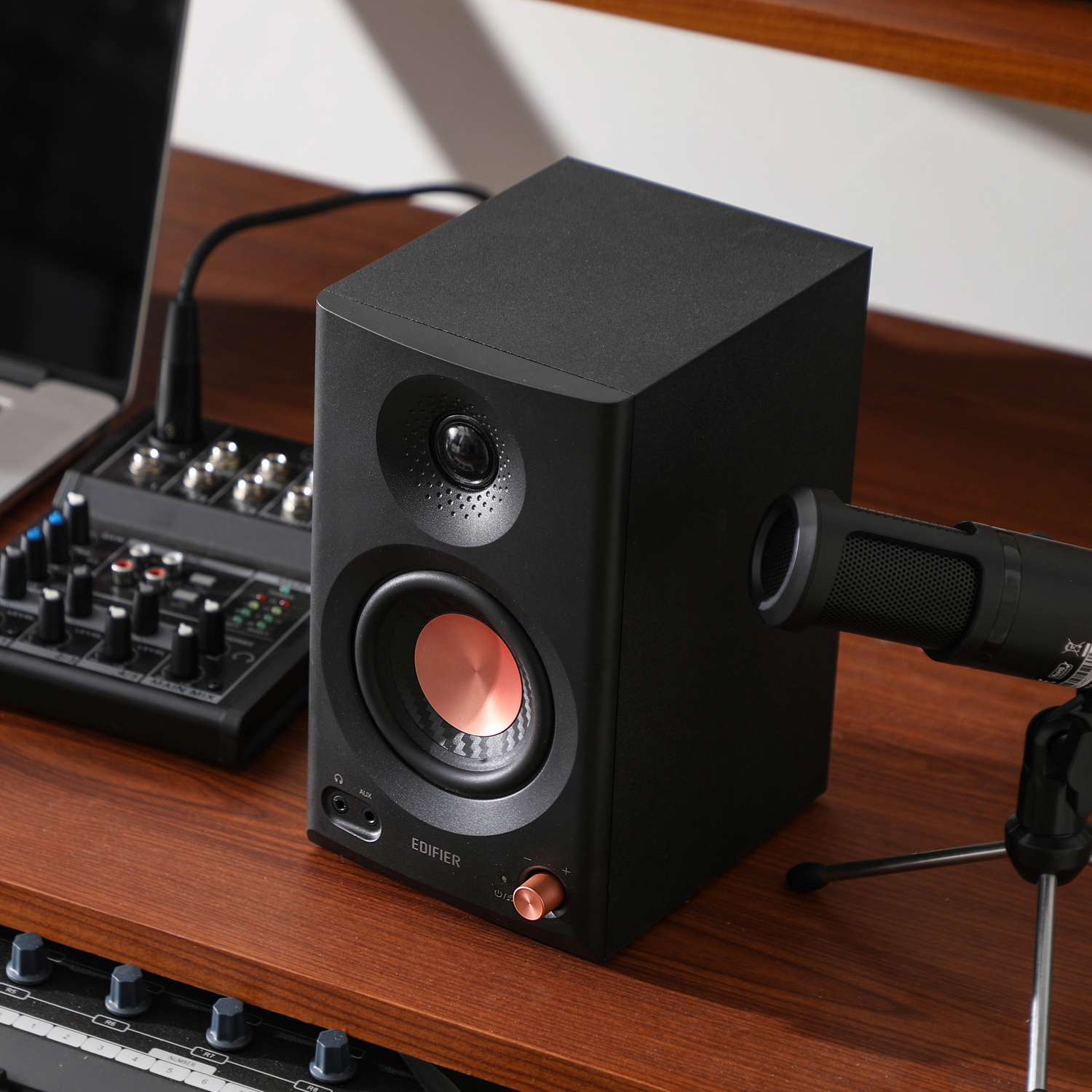 MR3 Powered Studio Monitor Speakers – Edifier Europe MR3 Powered Studio Monitor Speakers – Edifier Europe
