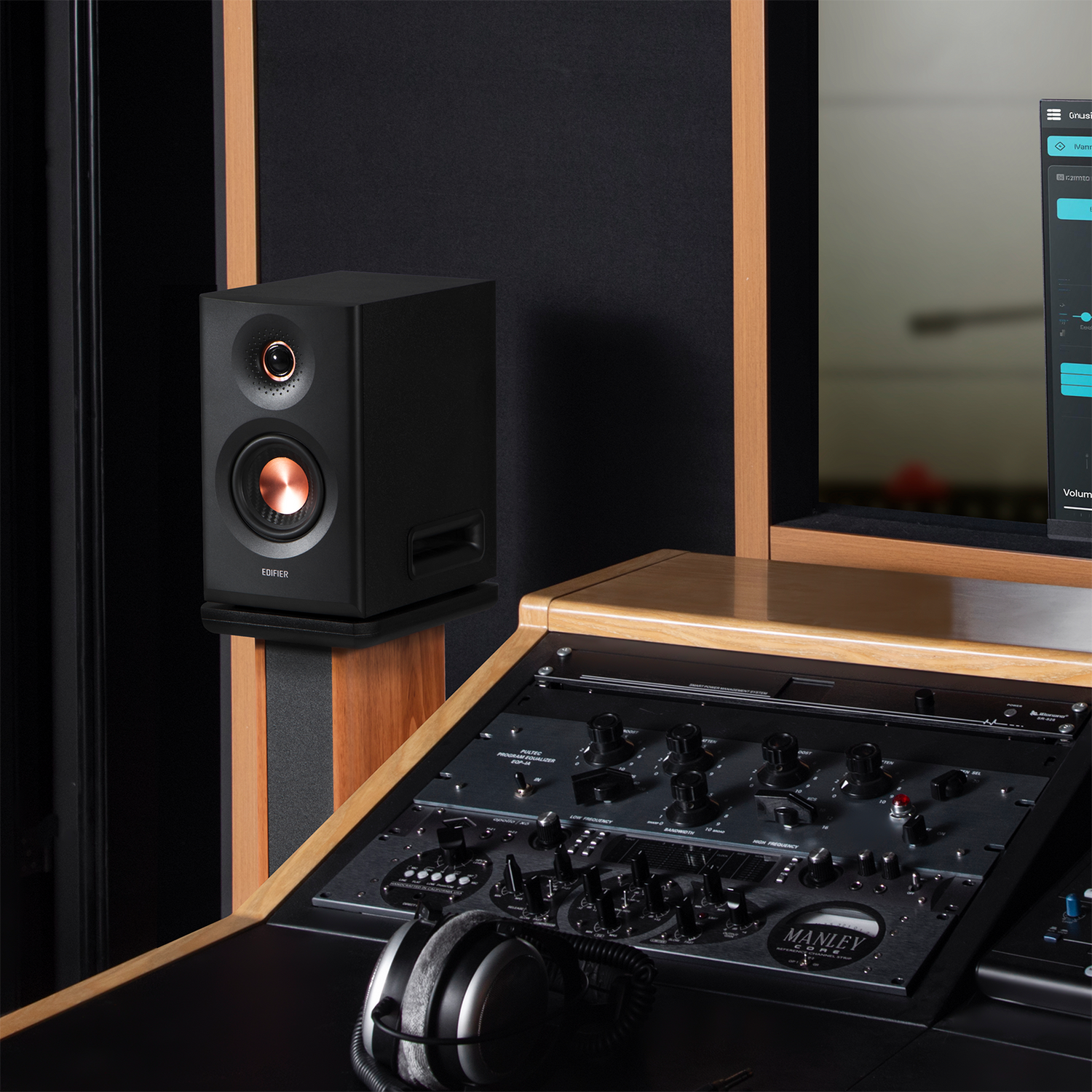 MR5 Tri-Amped Powered Studio Monitor Speakers